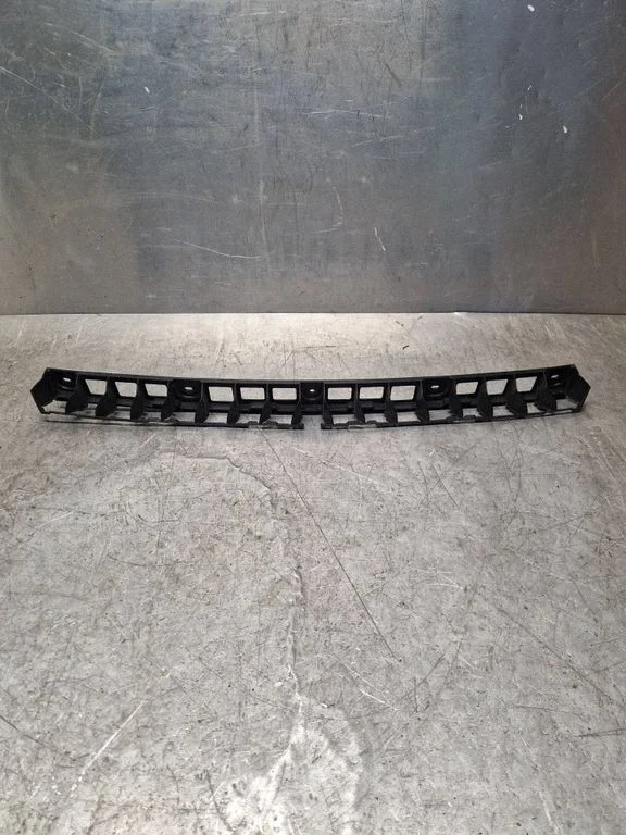 Rear bumper mounting bracket – Skoda Rapid (NH) (2012-2019)