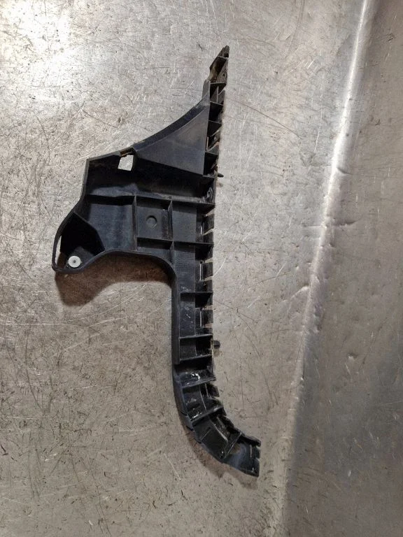 Rear bumper mounting bracket 31265327