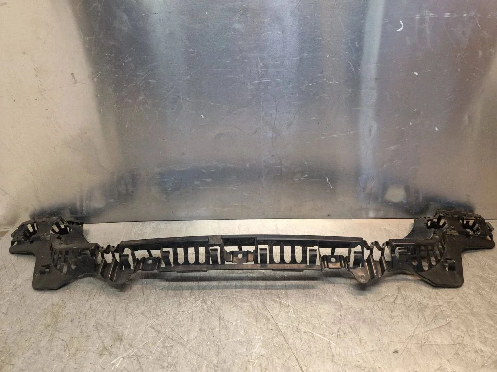 Rear bumper mounting bracket 7256922