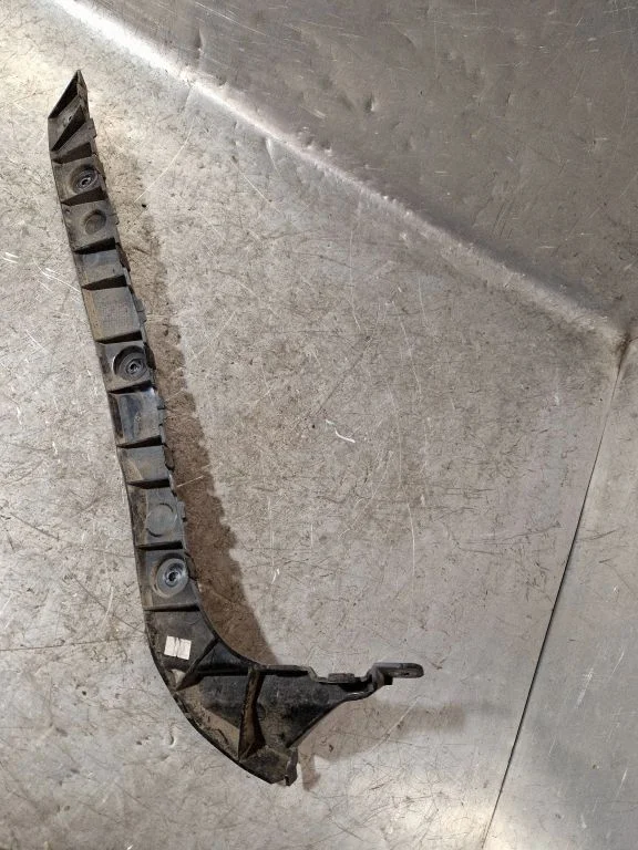 Rear bumper mounting bracket – Ford Transit Custom (2013-2023)