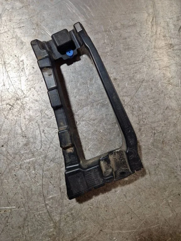 Rear bumper mounting bracket 9816808680