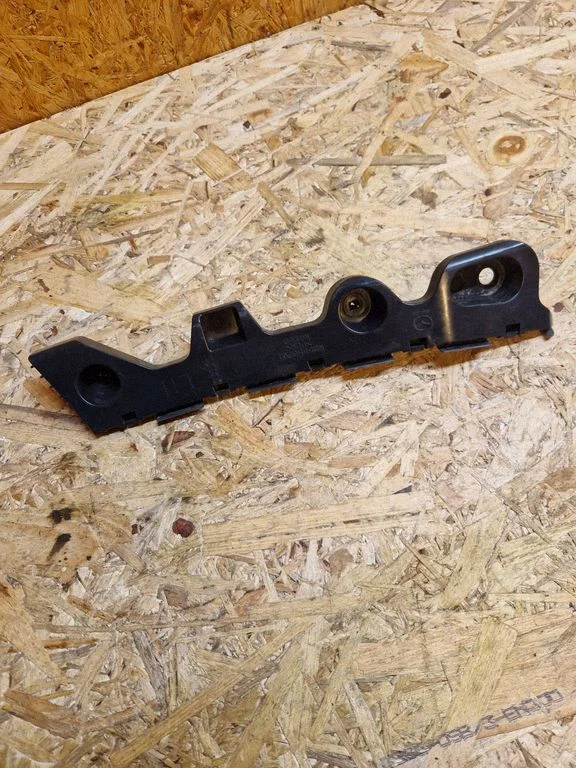 Tagumise kaitseraua kinnitusklamber – Mazda CX-5 (2012-2017)