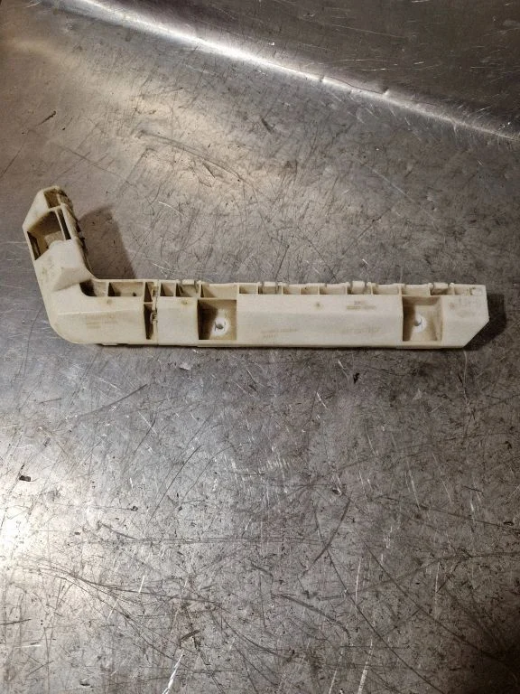 Rear bumper mounting bracket 85223JY00A