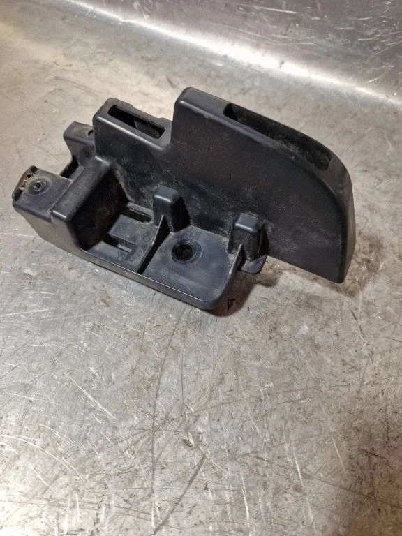 Rear bumper mounting bracket 9816808480