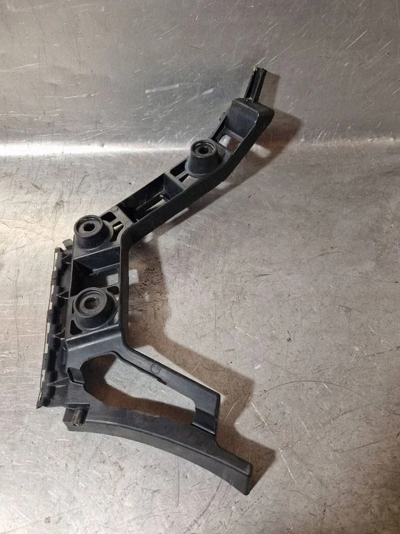 Rear bumper mounting bracket 5K6807394
