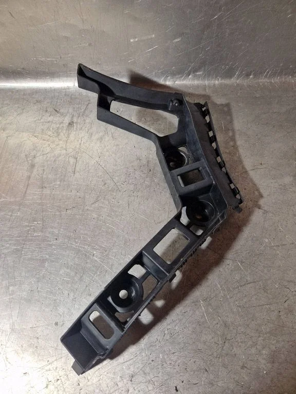 Rear bumper mounting bracket 5K6807393