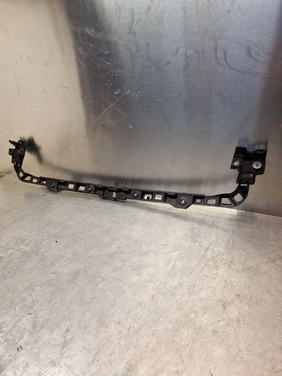 Rear bumper mounting bracket 5K6807863