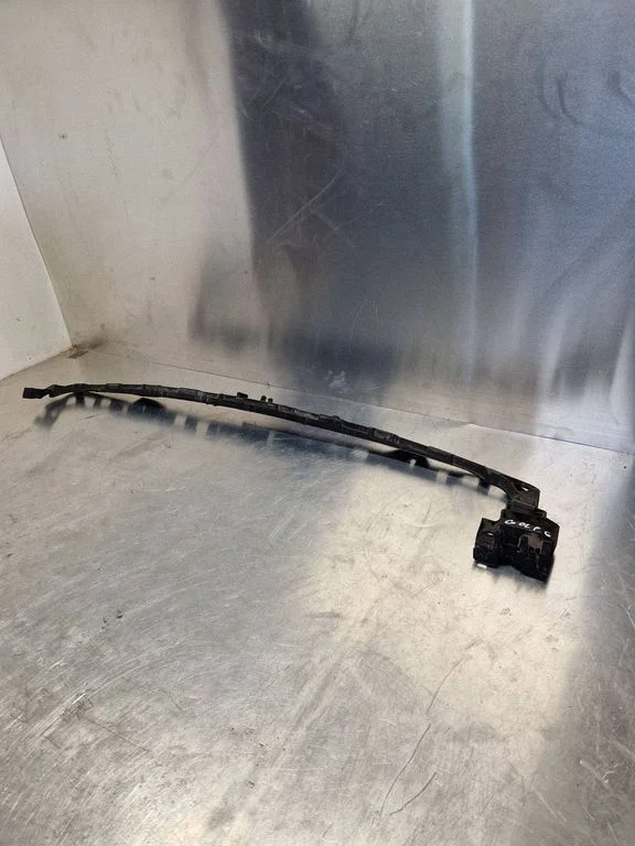 Rear bumper mounting bracket 5K6807863