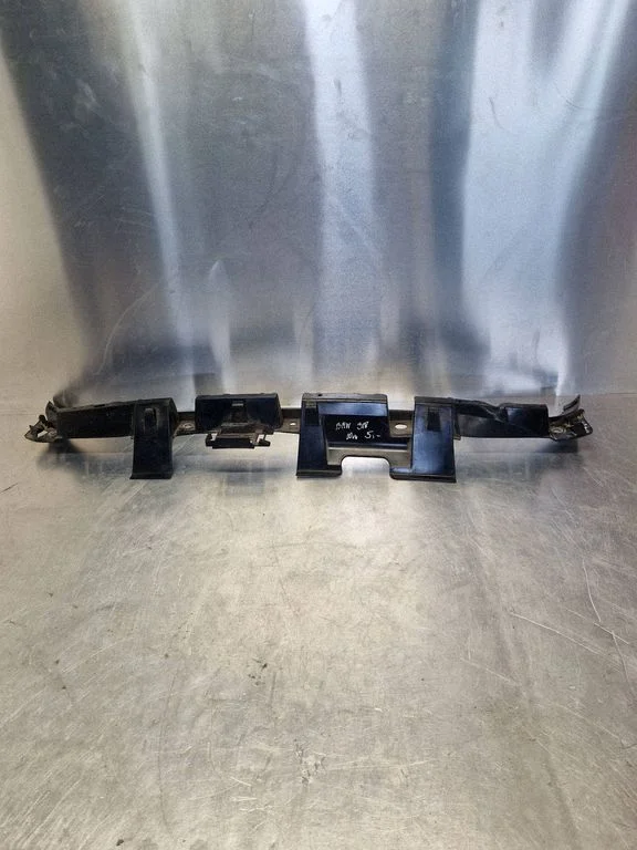 Rear bumper mounting bracket 72758411