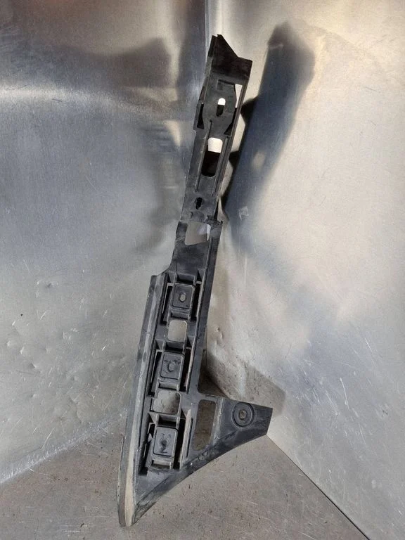 Rear bumper mounting bracket 1T0807376C