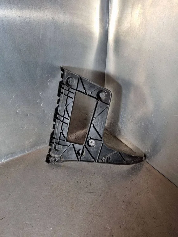 Rear bumper mounting bracket – Audi A5 Sportback 8TA (2009-2016)