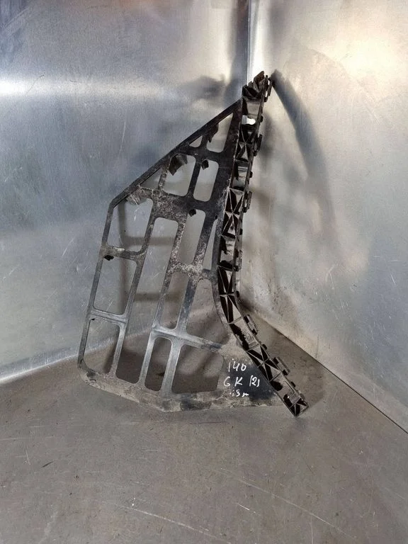 Rear bumper mounting bracket 866153Z300