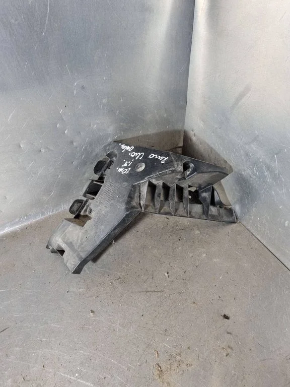 Tagumise kaitseraua kinnitusklamber – Renault Clio III (2005-2012)
