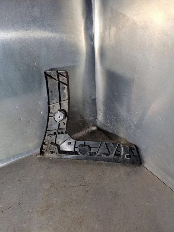 Rear bumper mounting bracket 4G9807453