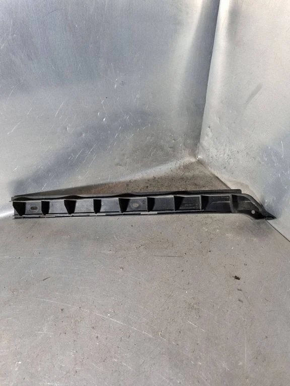 Rear bumper mounting bracket 1Z5807863