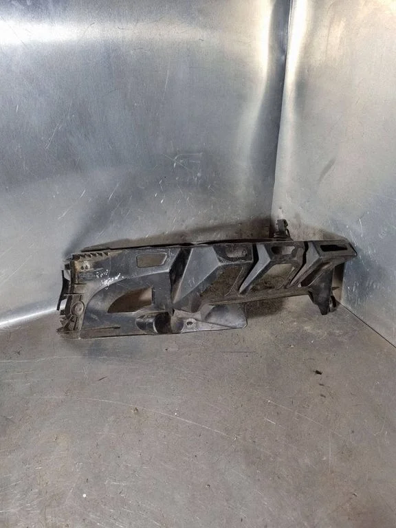 Tagumise kaitseraua kinnitusklamber – Renault Megane II (2002-2005)