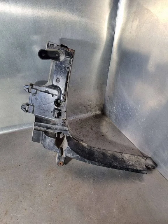 Rear bumper mounting bracket 7294389