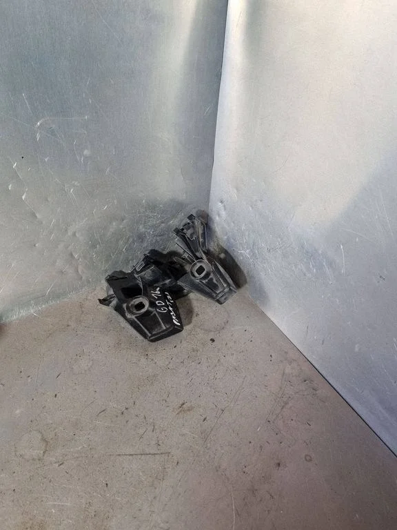 Rear bumper mounting bracket 3G9807484