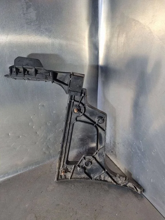 Rear bumper mounting bracket – Audi A5 Sportback 8TA (2009-2016)