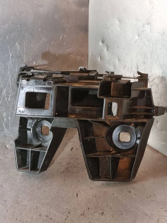 Rear bumper mounting bracket 3G9807481A