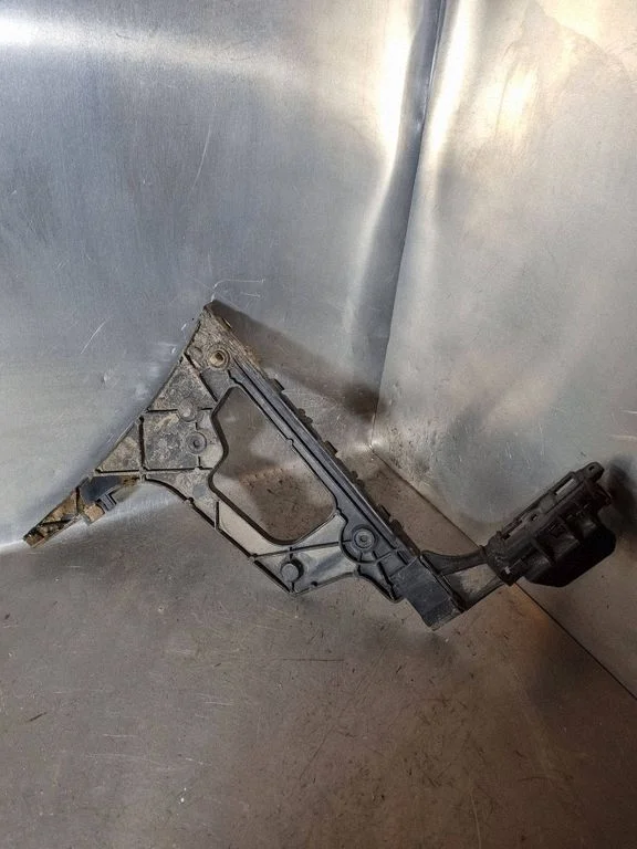 Rear bumper mounting bracket – Audi A5 Sportback 8TA (2009-2016)