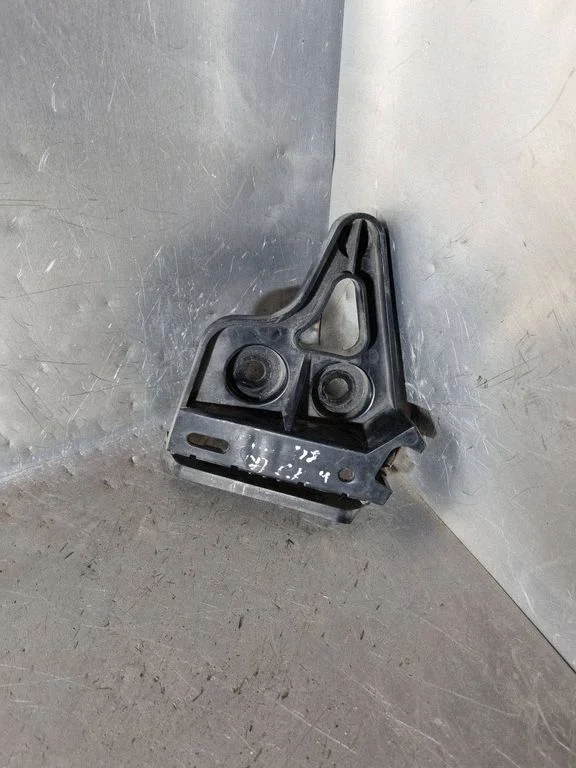 Mocowanie zderzaka tylnego – BMW Seria 1 E81 E87 (2004-2011)