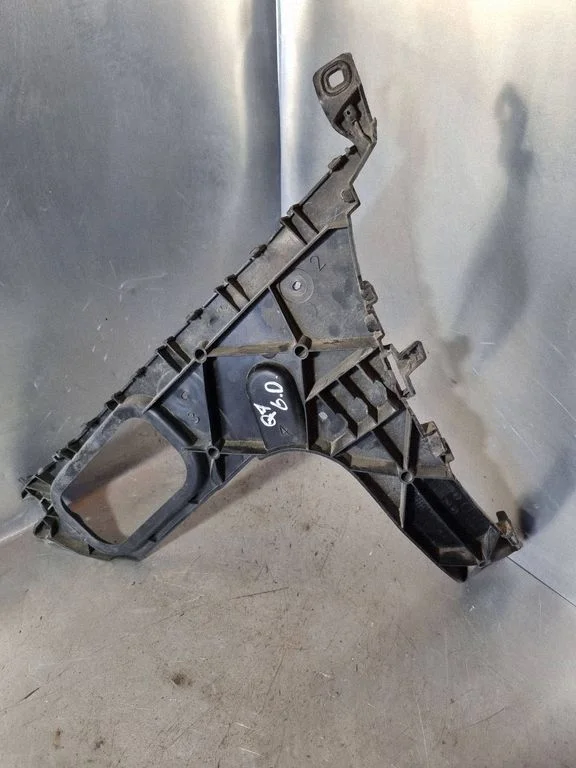 Tagumise kaitseraua kinnitusklamber – Audi Q7 4L (2005-2015)