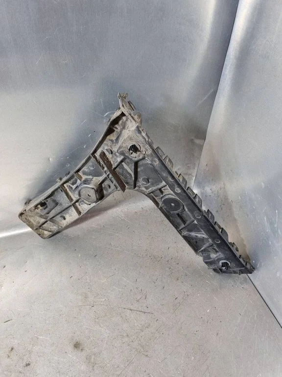 Rear bumper mounting bracket 4G9807454J