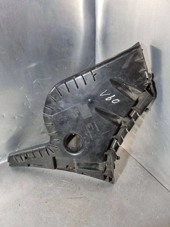 Rear bumper mounting bracket 31425466