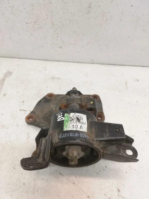 Gearbox mount 218363Z500