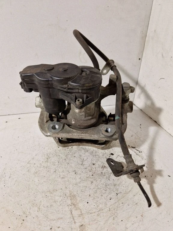 Rear brake caliper – Toyota C-HR I (2016-2023)