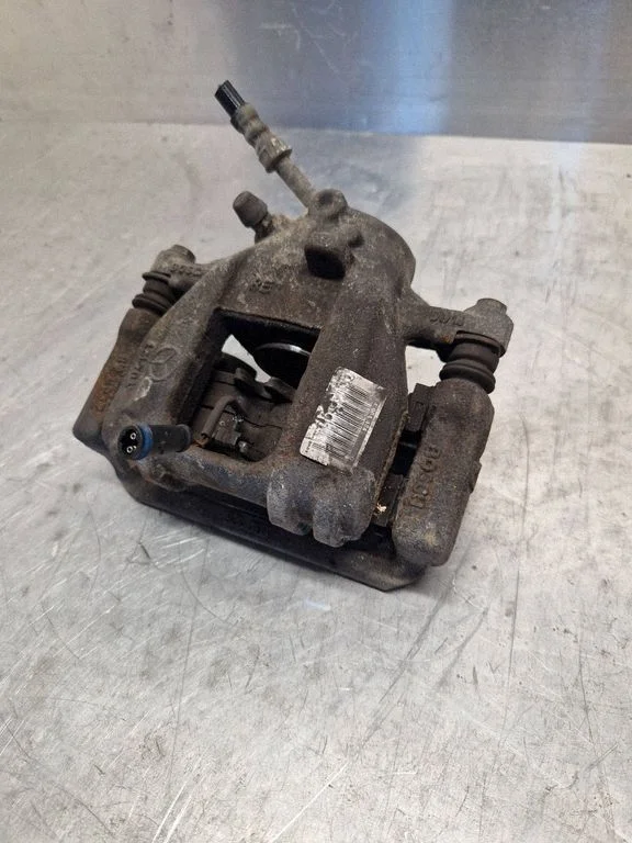 Rear brake caliper Y04727