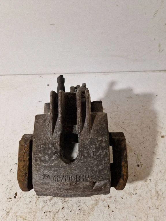 Zacisk hamulcowy tylny 4220BMW