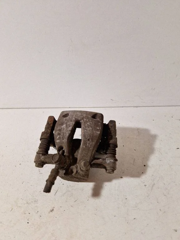Rear brake caliper 0204Y01338