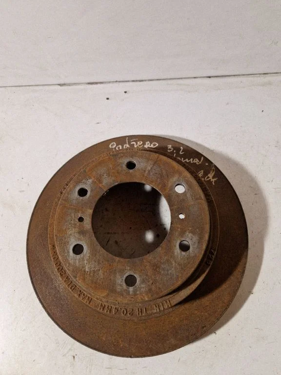 Tagumine piduriketas – Mitsubishi Pajero Sport I (1996-2008)