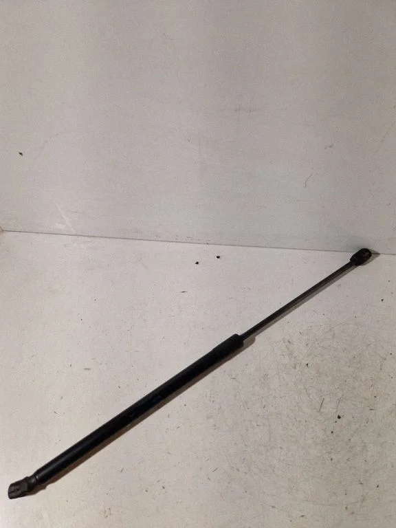 Tailgate/trunk strut/damper – Audi A3 S3 8P (2003-2012)