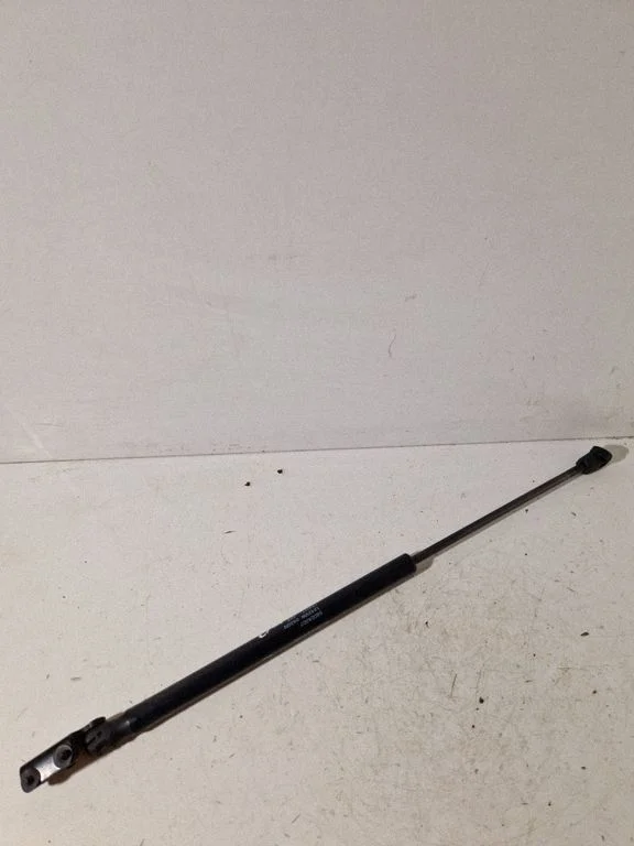 Tailgate/trunk strut/damper – Mitsubishi Outlander (2001-2007)