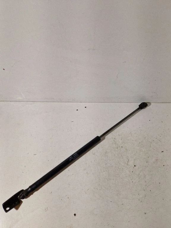 Tailgate/trunk strut/damper – Mitsubishi Outlander (2001-2007)