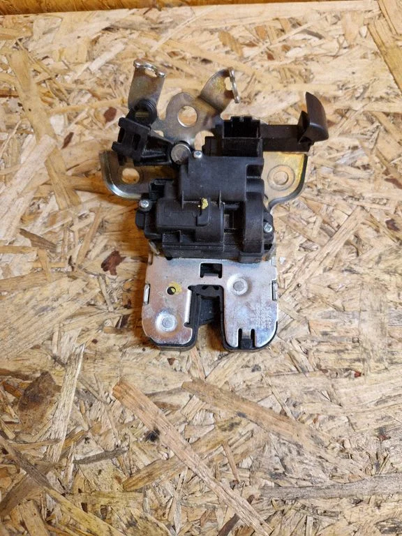Tailgate/trunk/boot lock/catch/latch – Volkswagen Jetta VI (2011-2018)