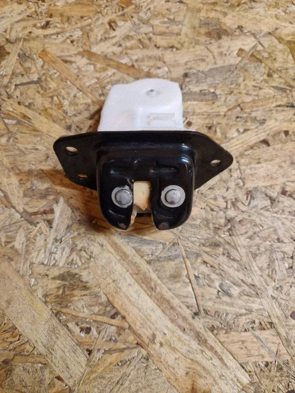 Tailgate/trunk/boot lock/catch/latch