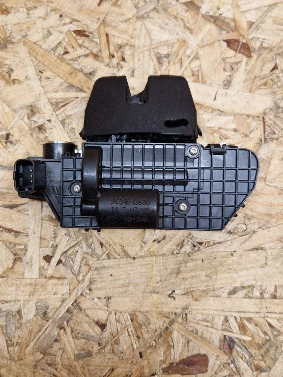 Tailgate/trunk/boot lock/catch/latch A002144