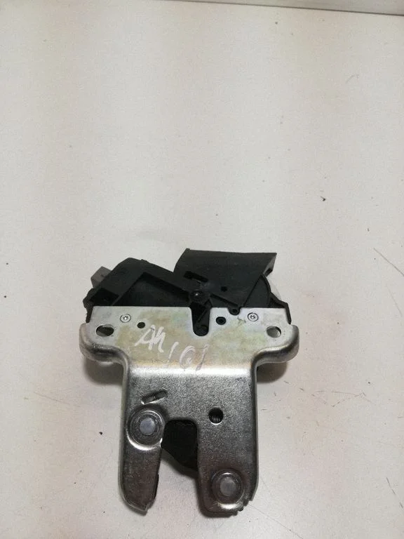 Tailgate/trunk/boot lock/catch/latch 4F5827505D