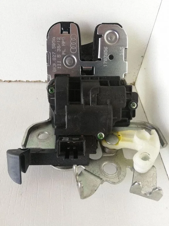 Tailgate/trunk/boot lock/catch/latch 8K9827505A