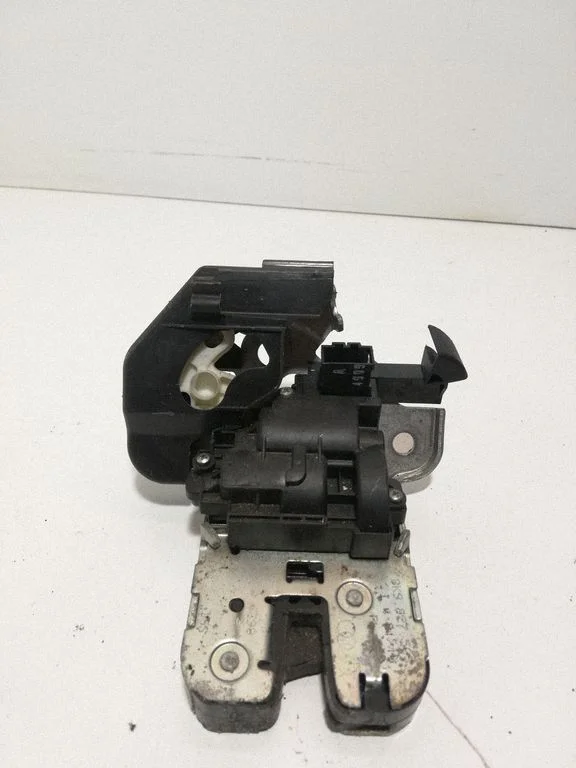 Zamek klapy bagażnika 8K9827505