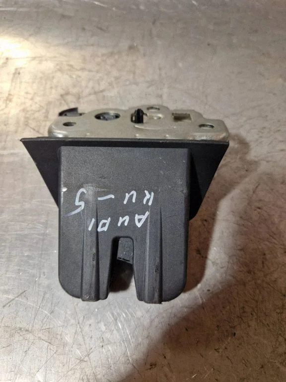 Tailgate/trunk/boot lock/catch/latch
