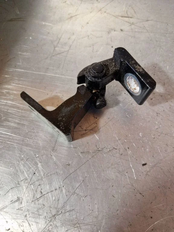 Front door upper hinge – Audi A4 Allroad B8 (2008-2016)