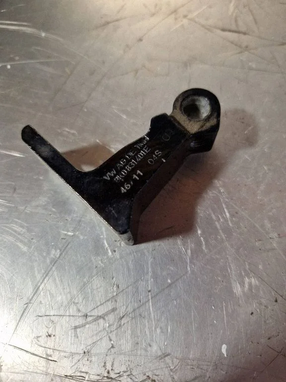 Front door upper hinge – Audi A4 Allroad B8 (2008-2016)