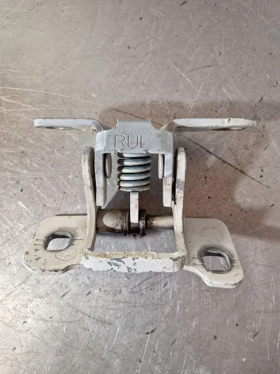 Front door upper hinge A046923
