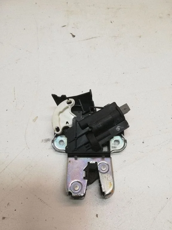 Tailgate/trunk/boot lock/catch/latch 4F5827505D
