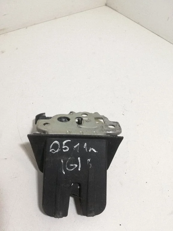 Tailgate/trunk/boot lock/catch/latch 8R0827505